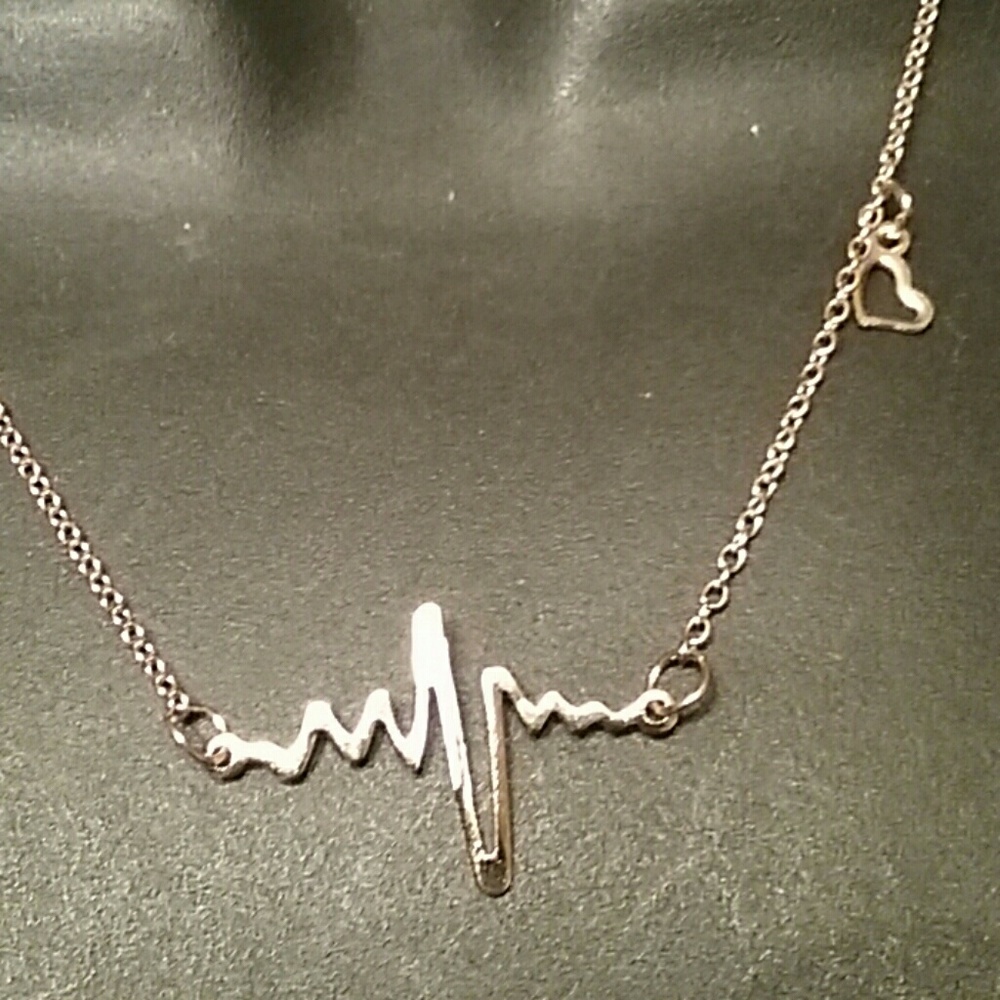 HEARTBEAT NECKLACE  & HEART.FIND POLISHED ALLOY